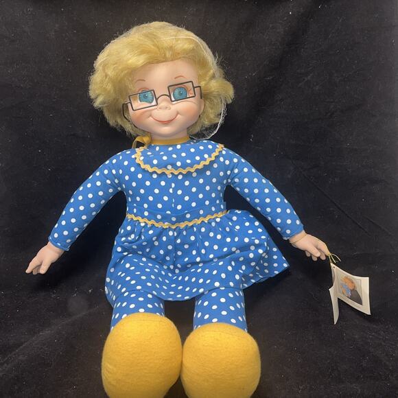 Mrs. Beasley Other - 20" Mrs. Beasley, Family Affair 2000 Has Glasses, String Pulls But Doesn’t Talk